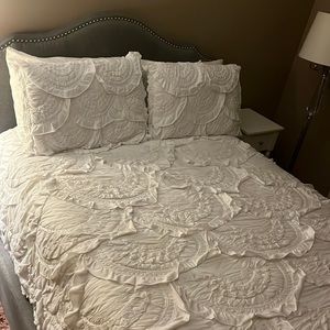 Anthropologie full bed size quilt and two sham covers